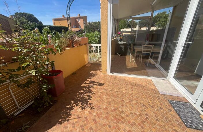 Charmant T3 en rez-de-jardin avec terrasse et parking — photo 2