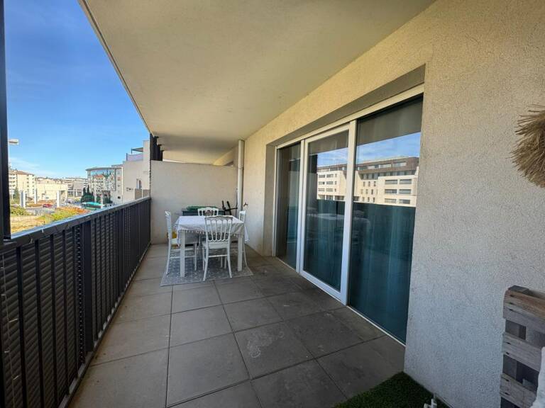 APPARTEMENT T3 AVEC ASCENSEUR, STATIONNEMENT PRIVATIF ET TERRASSE — photo 1