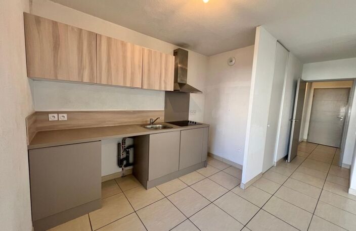 APPARTEMENT T3 AVEC ASCENSEUR, STATIONNEMENT PRIVATIF ET TERRASSE — photo 5