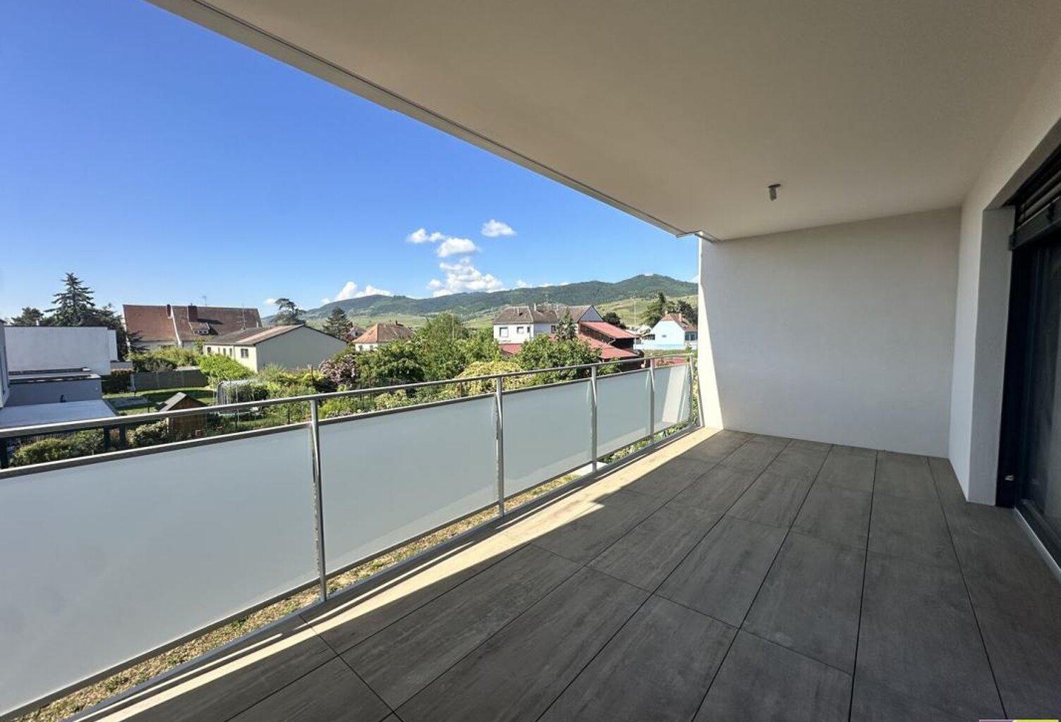 Appartement - 100m ² — photo 1