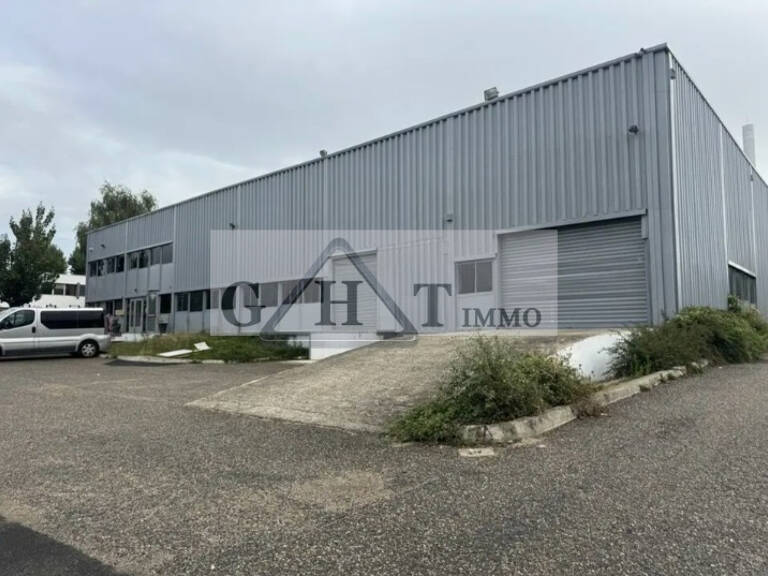 ENTREPOT BUREAUX 3244M2 A VENDRE SARCELLES — photo 1