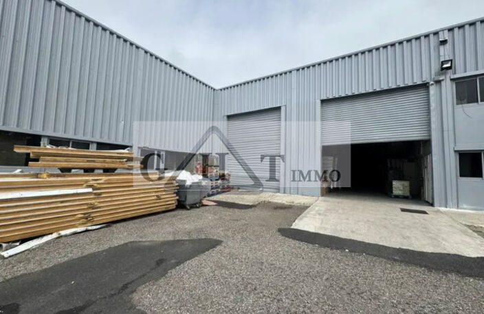 ENTREPOT BUREAUX 3244M2 A VENDRE SARCELLES — photo 2