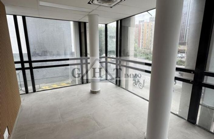 BUREAUX REFAIT A NEUF A LOUER MAISONS ALFORT — photo 4