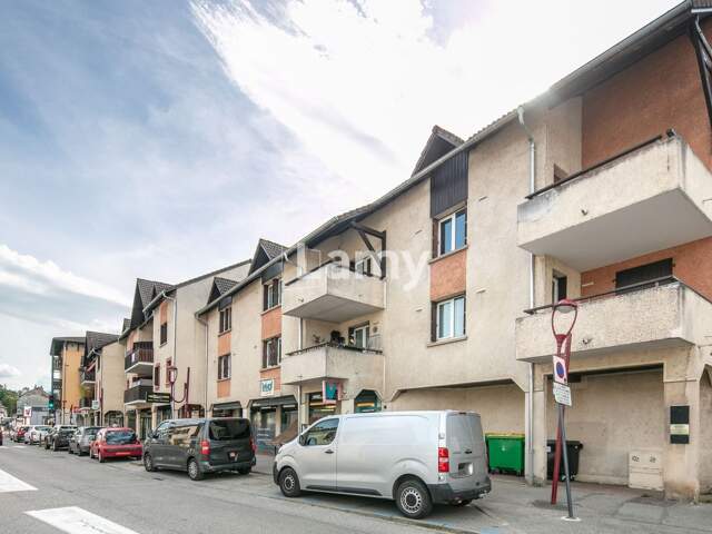 Parking + Appartement — photo du bien