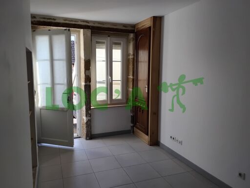 Location Maison 46 m² à Arnay-le-Duc 490 ¤ CC /mois