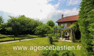 Maison 6 Pièces 270 m² à vendre à Cessy (01170)