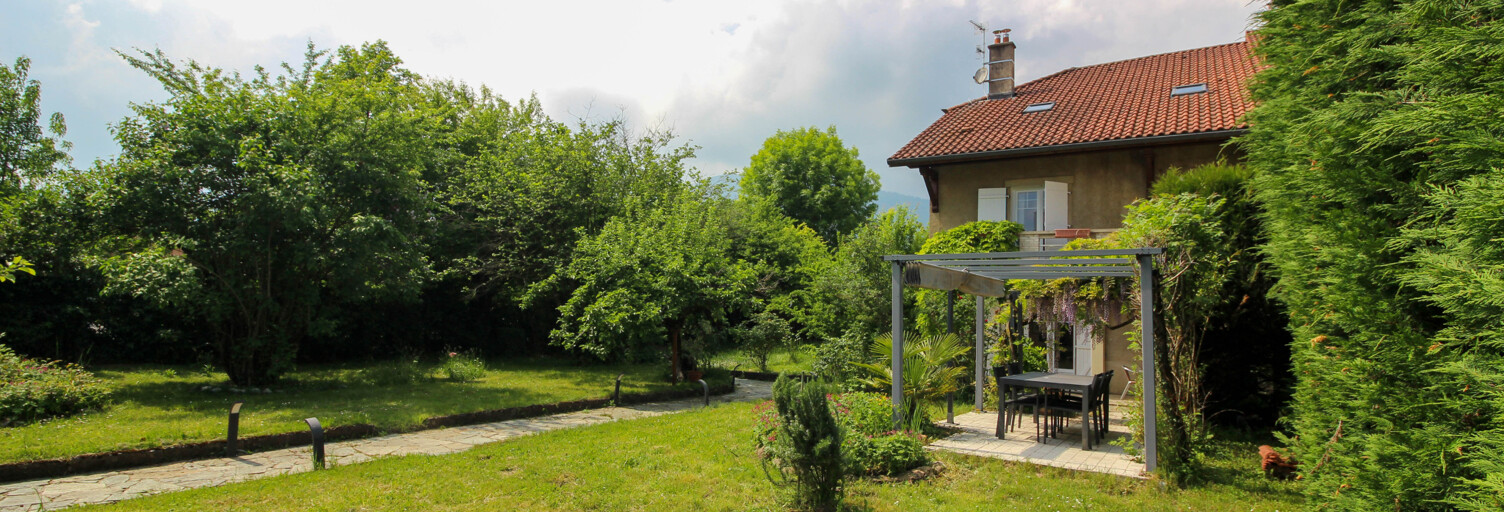 Maison 6 Pièces 270 m² à vendre à Cessy (01170)