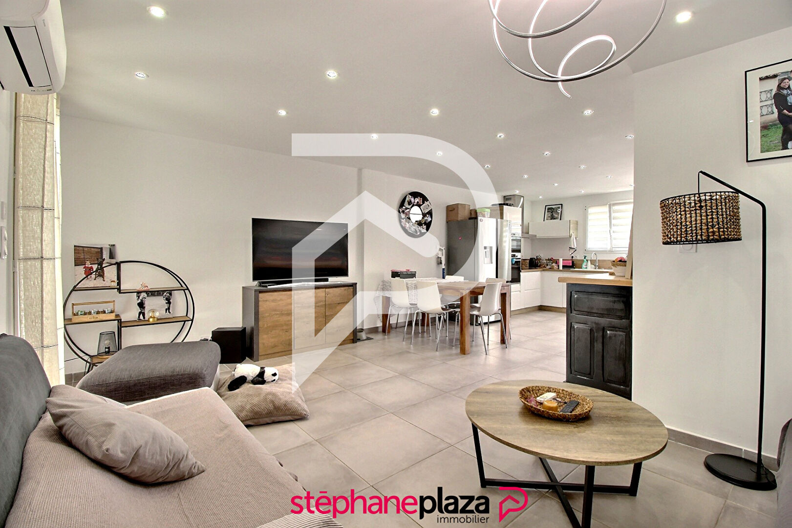 Villa / Maison  T5 à vendre Crau (La) 83260