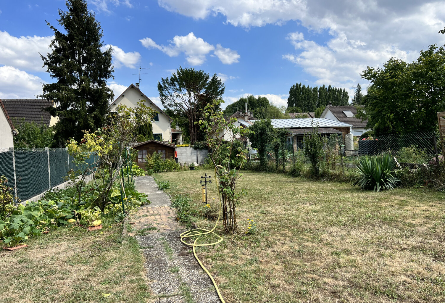 Terrain  VIABILISé de 337 m2 sarcelles village — photo 1