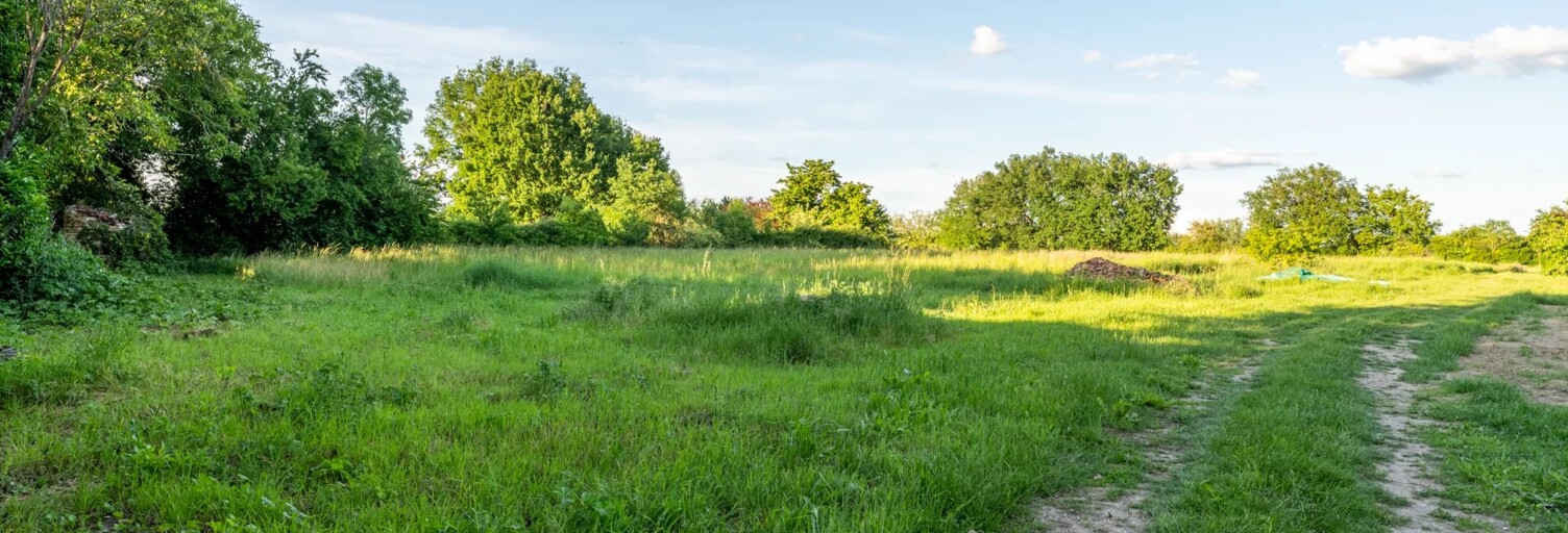 Terrain  886 m² à vendre à Les Chères (69380)