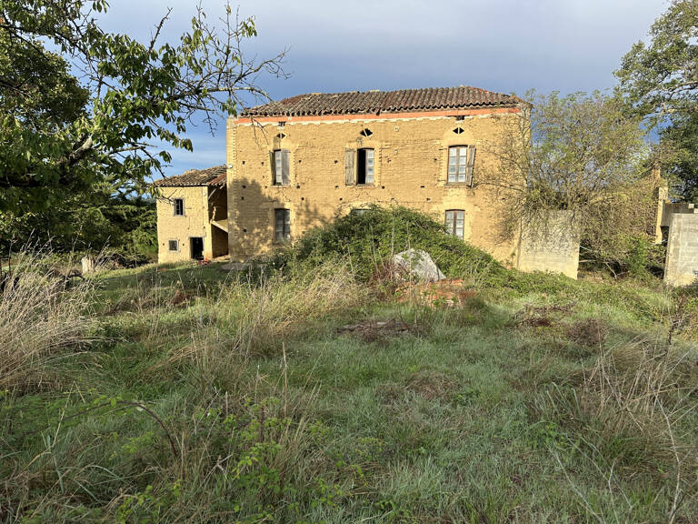 ferme à renover entierement avec 18 HA libre — photo 1