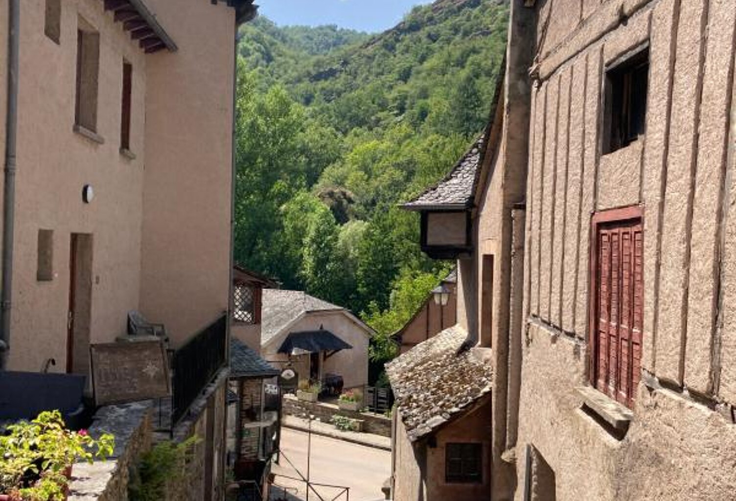 Maison de 300 m² à Conques – Idéal Gîte, Airbnb ou Investissement locatif — photo 1