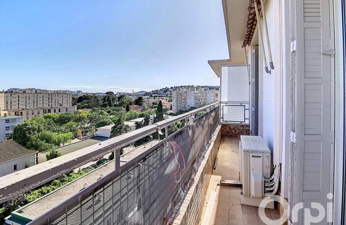 A vendre Appartement T4 dernier étage avec cave et garage Toulon Ouest — photo 4