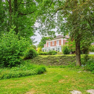 Maison 17 pièces 682500 €