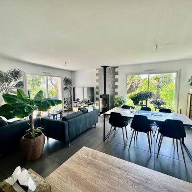 Maison 6 pièces 320600 €