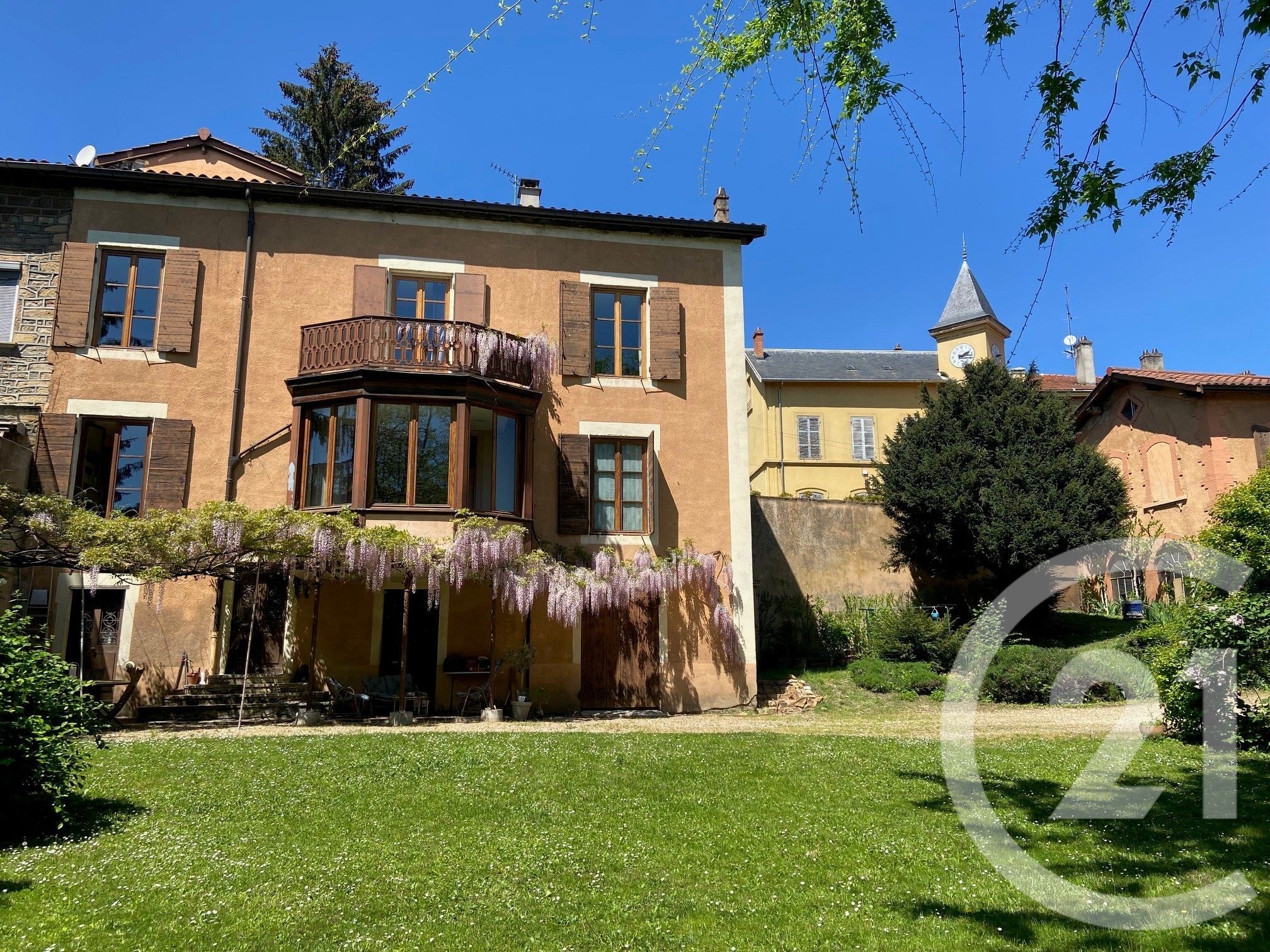 Maison L T10