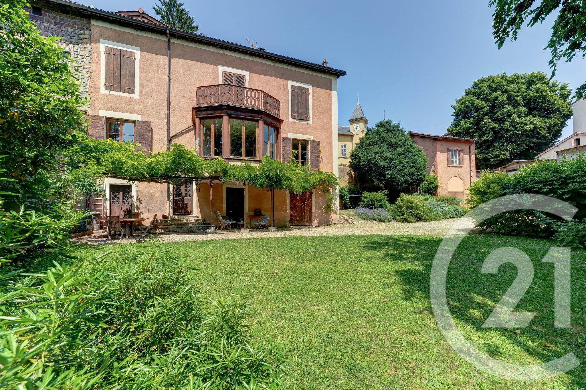 Maison L T10