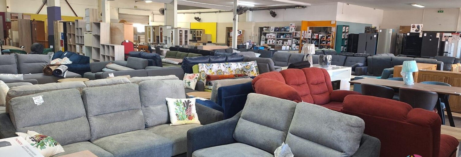 Commerce  242 m² à louer à Saint-Louis (97450)