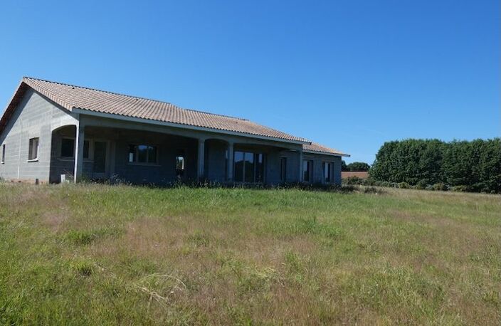 MAISON RÉCENTE À TERMINER — photo 3