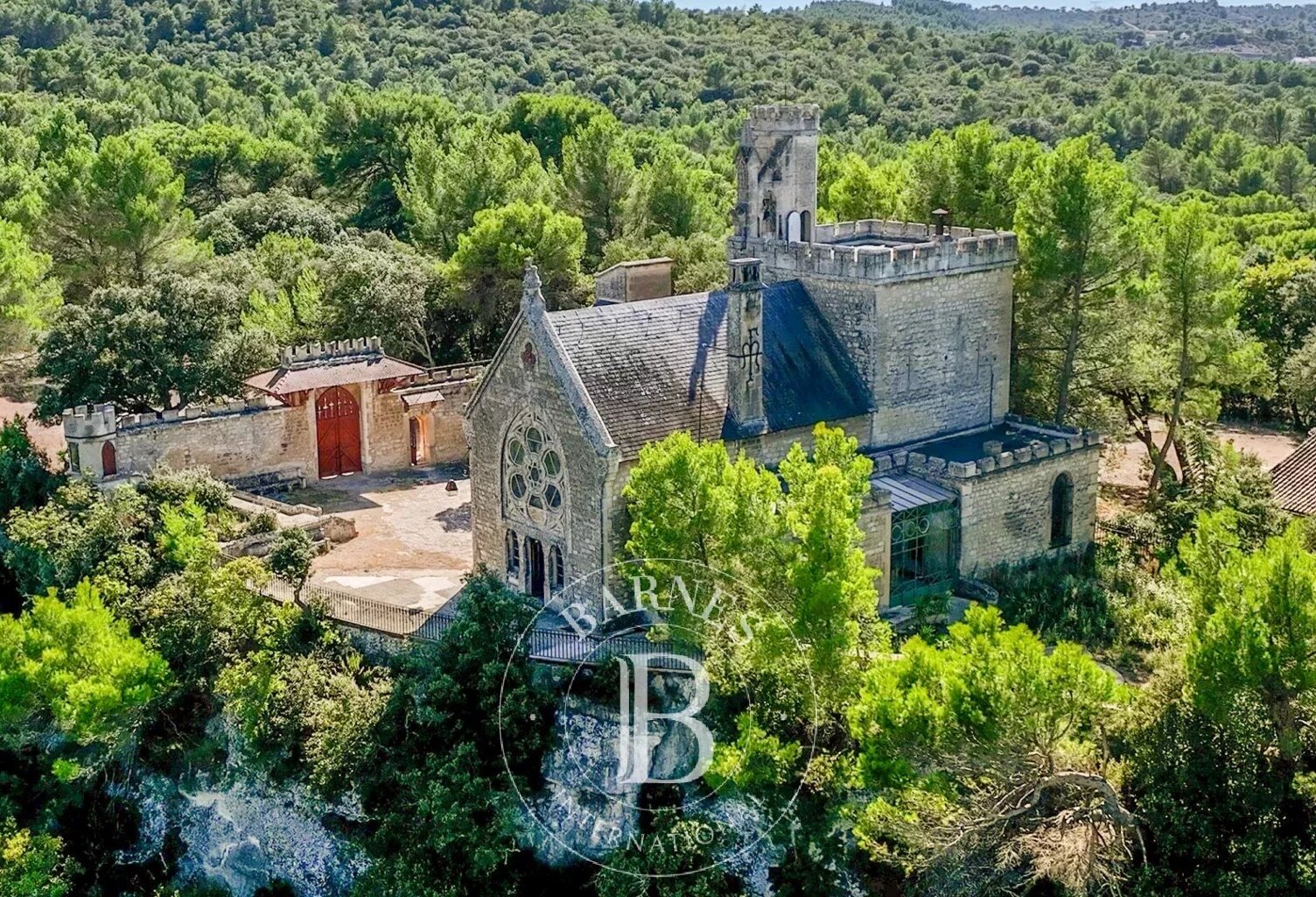 PAYS D'AIX EN PROVENCE - PORTES DU LUBERON - CHÂTEAU ET MAS 18èm — photo 1