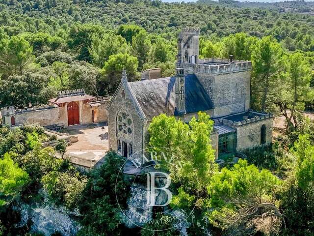 PAYS D'AIX EN PROVENCE - PORTES DU LUBERON - CHÂTEAU ET MAS 18èm — photo du bien