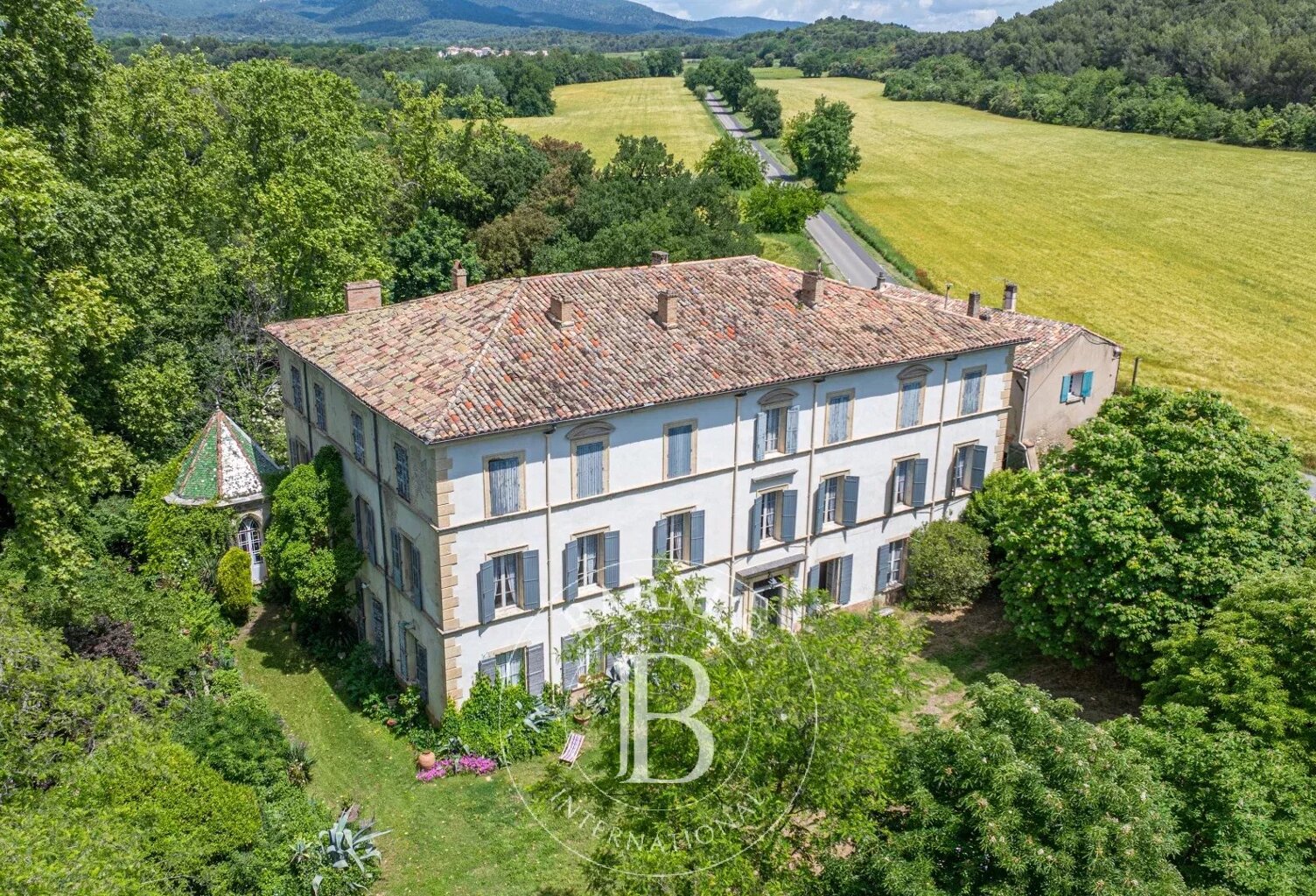 PROVENCE - LUBERON - BASTIDE DU XVII SIECLE 800M2- A RENOVER - J — photo 1