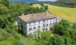 Maison 30 Pièces 800 m² à vendre à Lourmarin (84160)