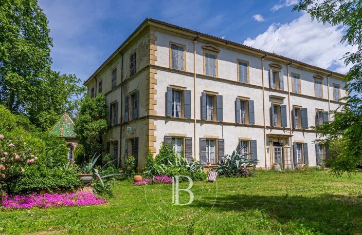 PROVENCE - LUBERON - BASTIDE DU XVII SIECLE 800M2- A RENOVER - J — photo 2