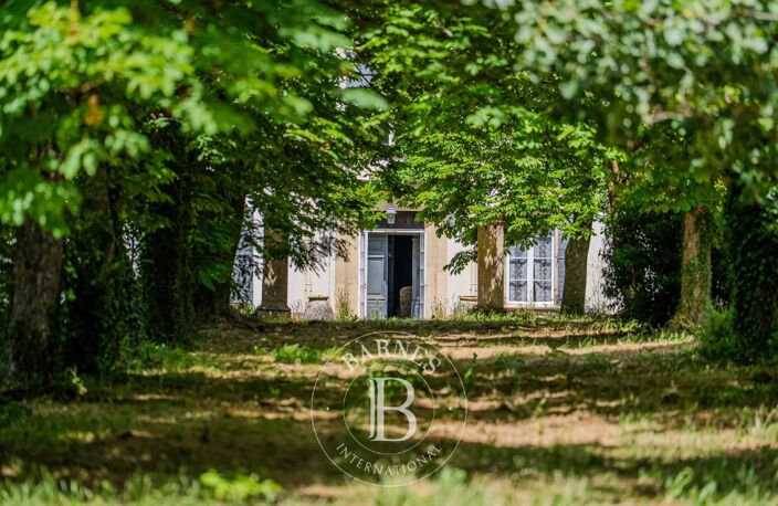 PROVENCE - LUBERON - BASTIDE DU XVII SIECLE 800M2- A RENOVER - J — photo 3