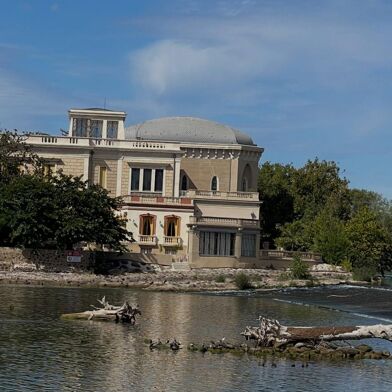 Commerce 15 pièces 499000 €