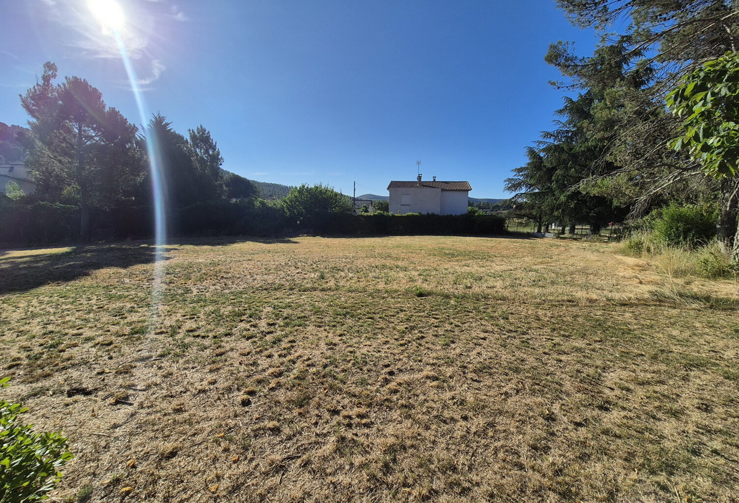Terrain plat 1146 m2 non viabilisé — photo 1