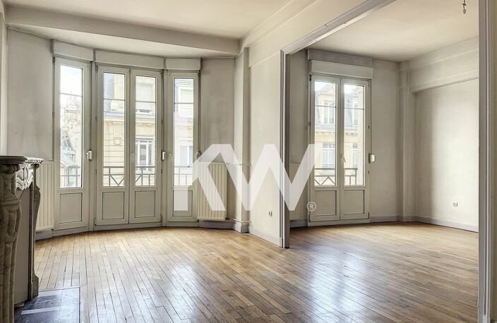 APPARTEMENT DERRIERE LA CATHEDRALE AVEC ASCENSEUR ET 3 CHAMBRES — photo 5