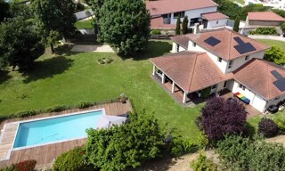Maison 8 Pièces 270 m² à vendre à Dommartin (69380)