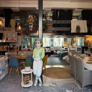 Appartement 8 pièces 329000 €