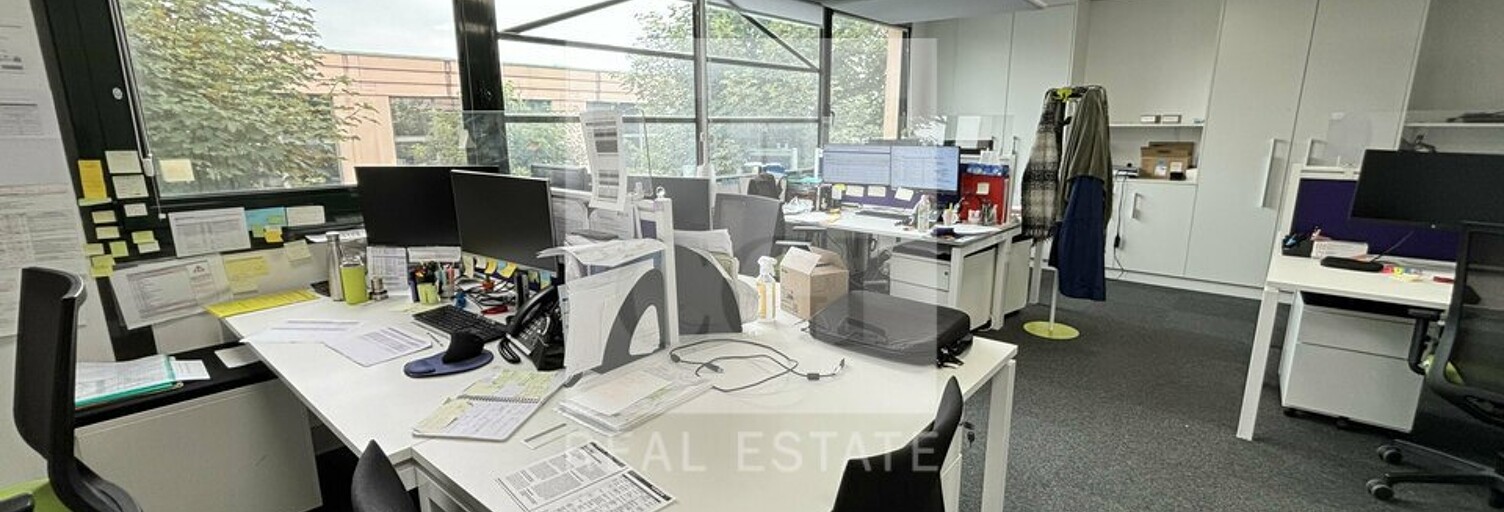 Bureau  239 m² à louer à Bron (69500)