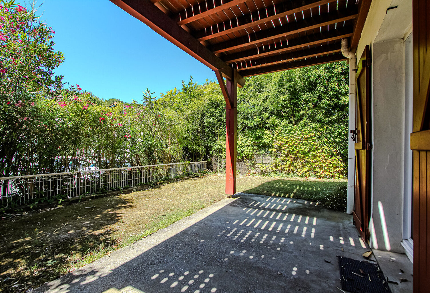 BIDART -ILBARRITZ - GOLF ET PLAGE A PIED APPARTEMENT T3 AVEC JARDIN ET PARKING PRIVE — photo 1