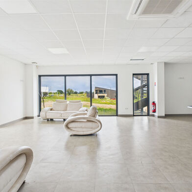 Commerce  299000 €