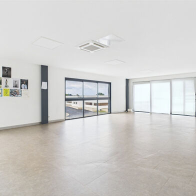 Commerce  299000 €