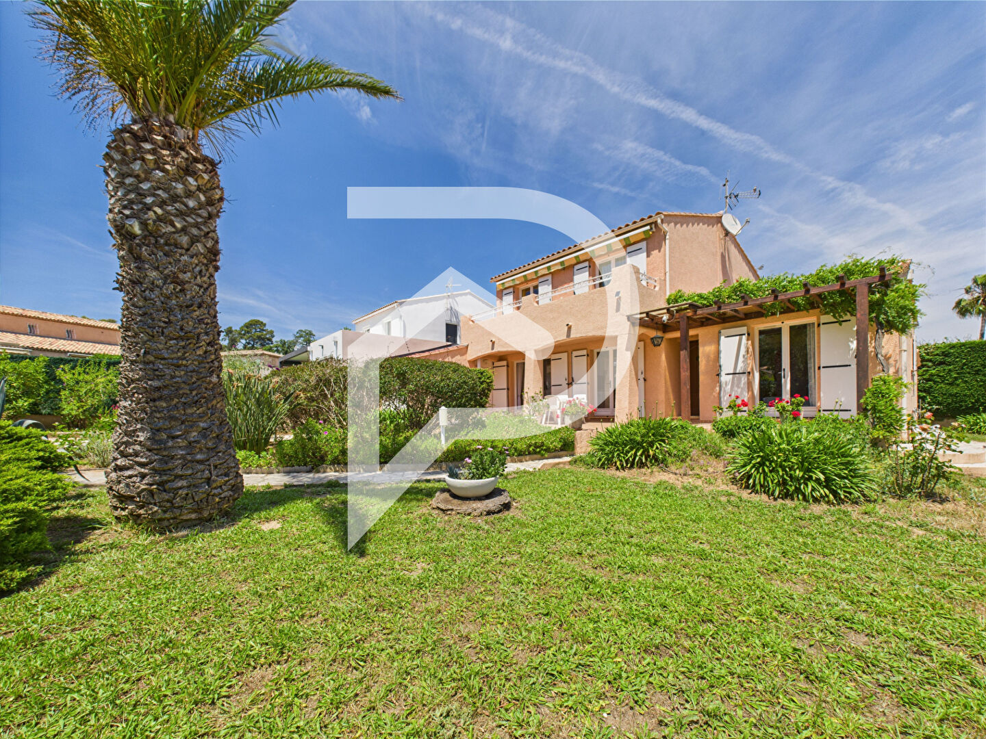 Villa / Maison  T5 à vendre Hyères 83400