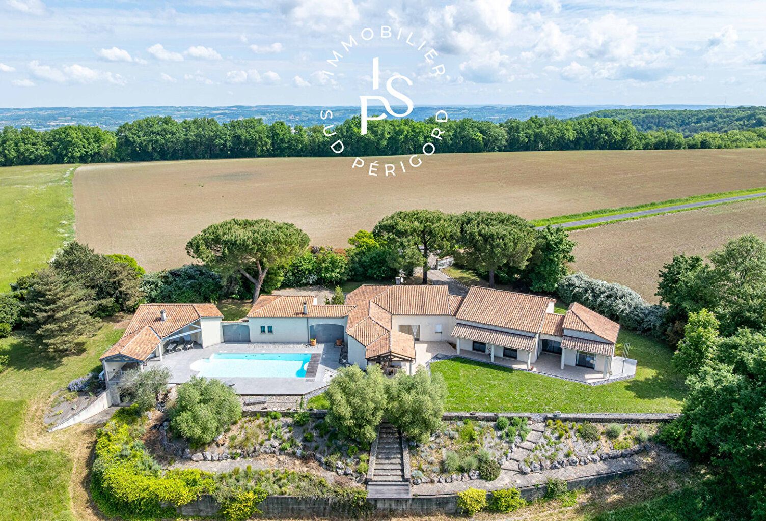 Maison au calme avec piscine sur 1,8 ha — photo 1