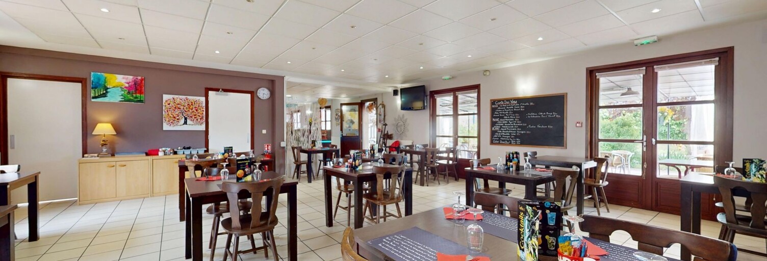 Commerce  160 m² à vendre à Moureuille (63700)