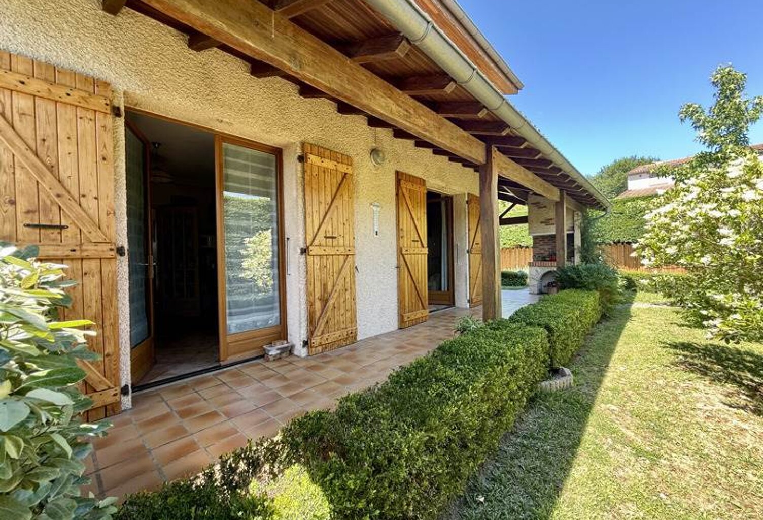 Villa de 5 pièces principales — photo 1