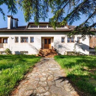 Maison 10 pièces 549000 €