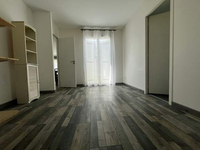Contemporaine de 4 pièces principales — photo du bien