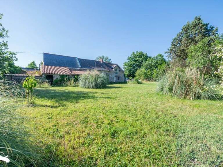 Maison en pierre de 5 pièces principales — photo 1