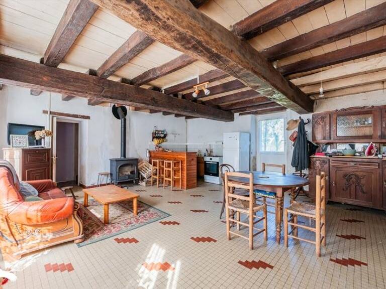 Maison en pierre de 5 pièces principales — photo 1