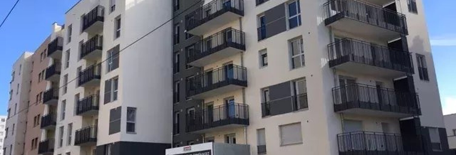 Garage   m² à louer à Lyon 8 (69008)