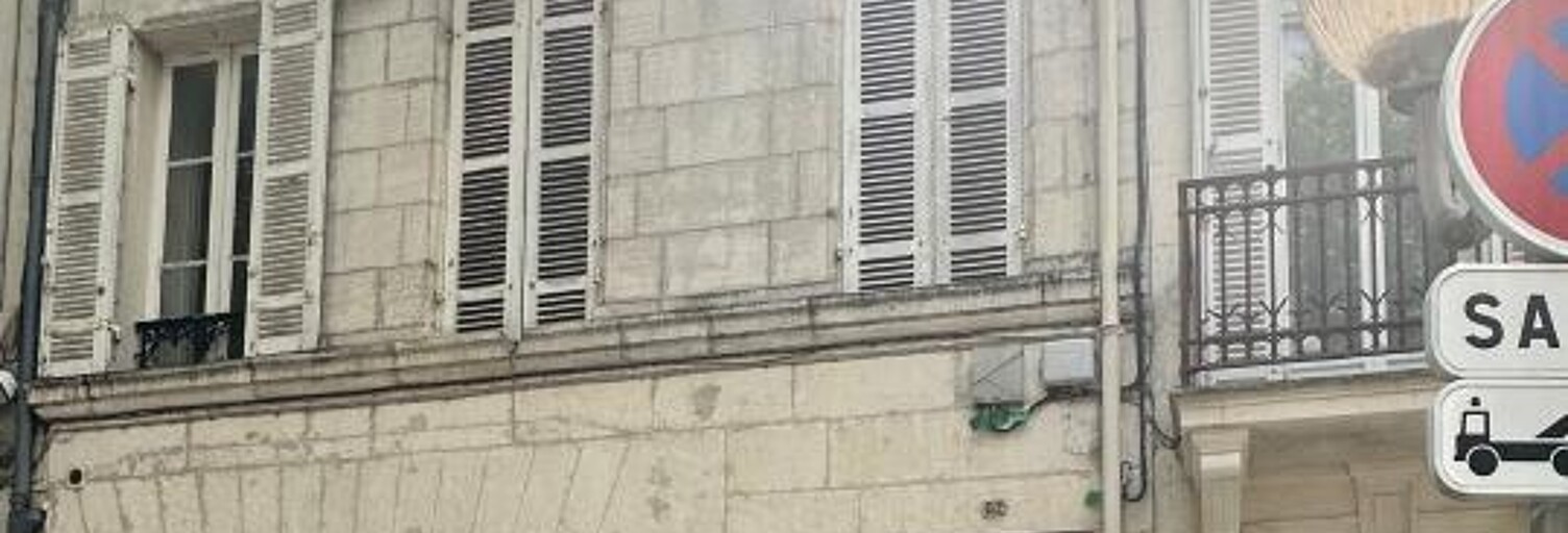 Immeuble  160 m² à vendre à Saintes (17100)