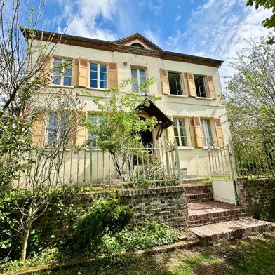 Maison 7 pièces 303800 €