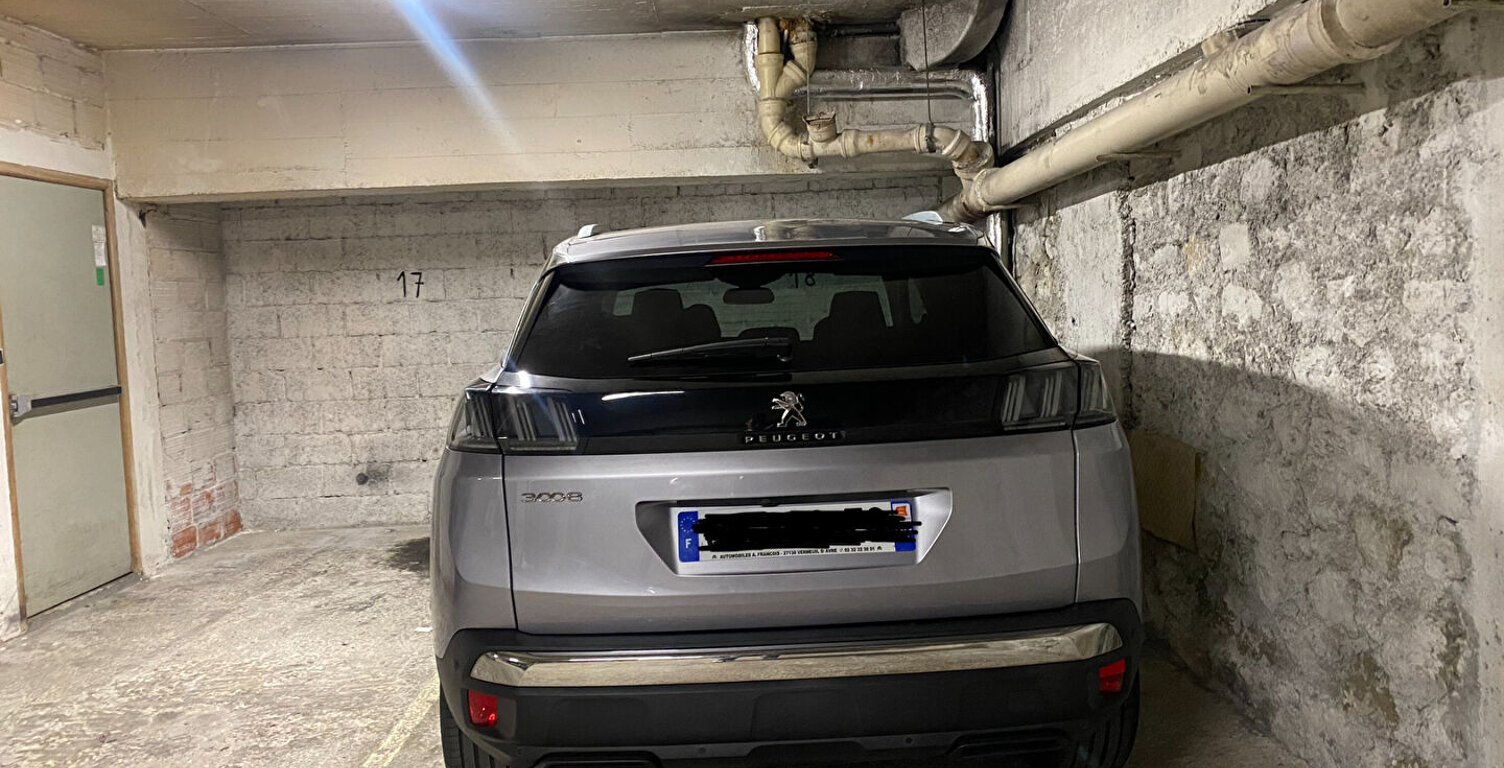 2 Places de parking LAMARCK- CAULAINCOURT — photo 1
